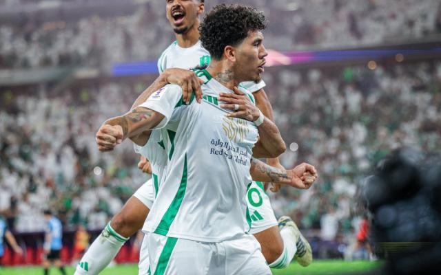 v站-2助帮吉达国民夺亚冠 菲尔米诺沙特联赛都打不上