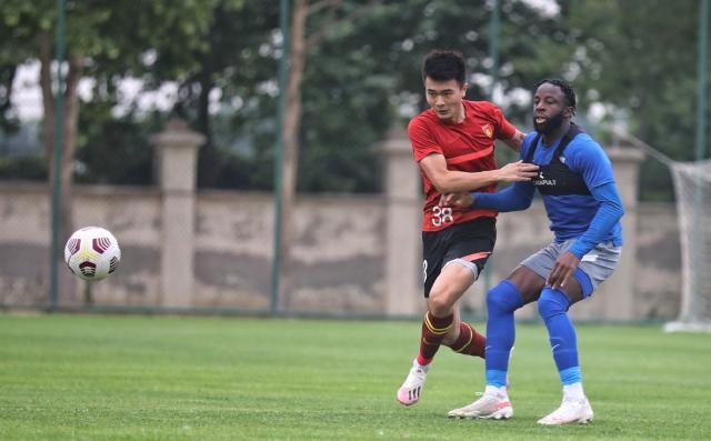 v站体育-有心！张威去年曾探班U23国足：国字号荣誉至高无上