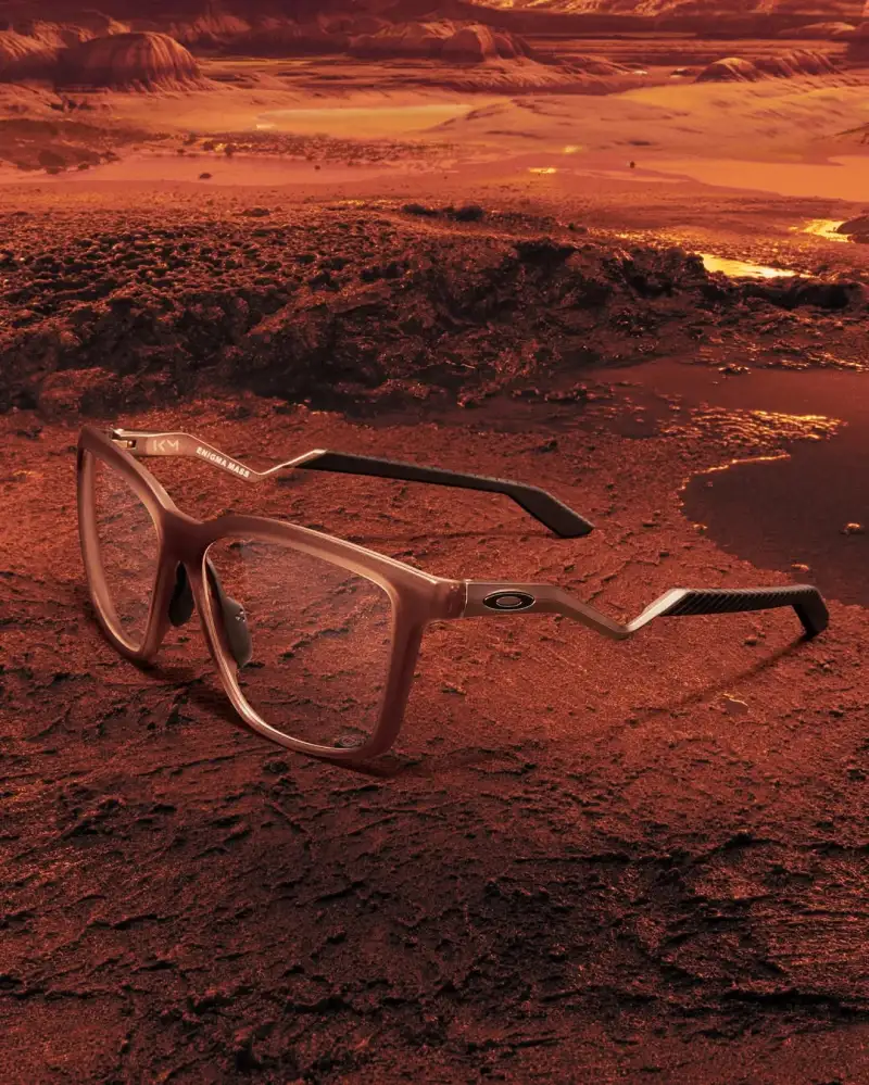  有变帅吗？姆巴佩发布佩戴欧克利联名眼镜的宣传图