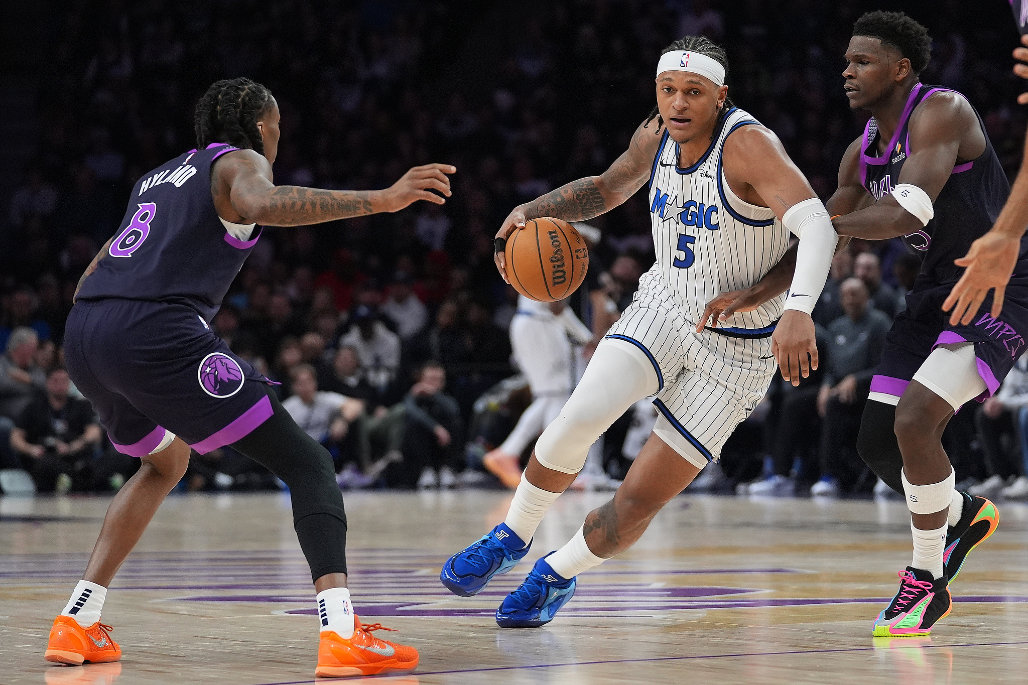 v体育-班凯罗25+15爱德华兹34分 魔术力擒森林狼三连胜