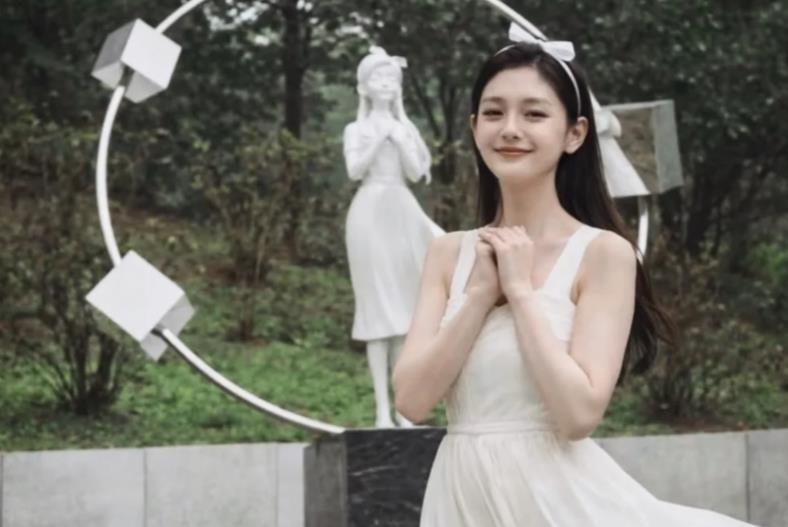 v站体育-大S女儿玥儿开通账号,用烟花缅怀母亲,小S和徐妈同时关注